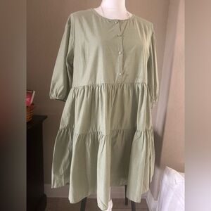 NWT Umgee Green Tiered Dress SZ SM pit2pit 19” length 33”